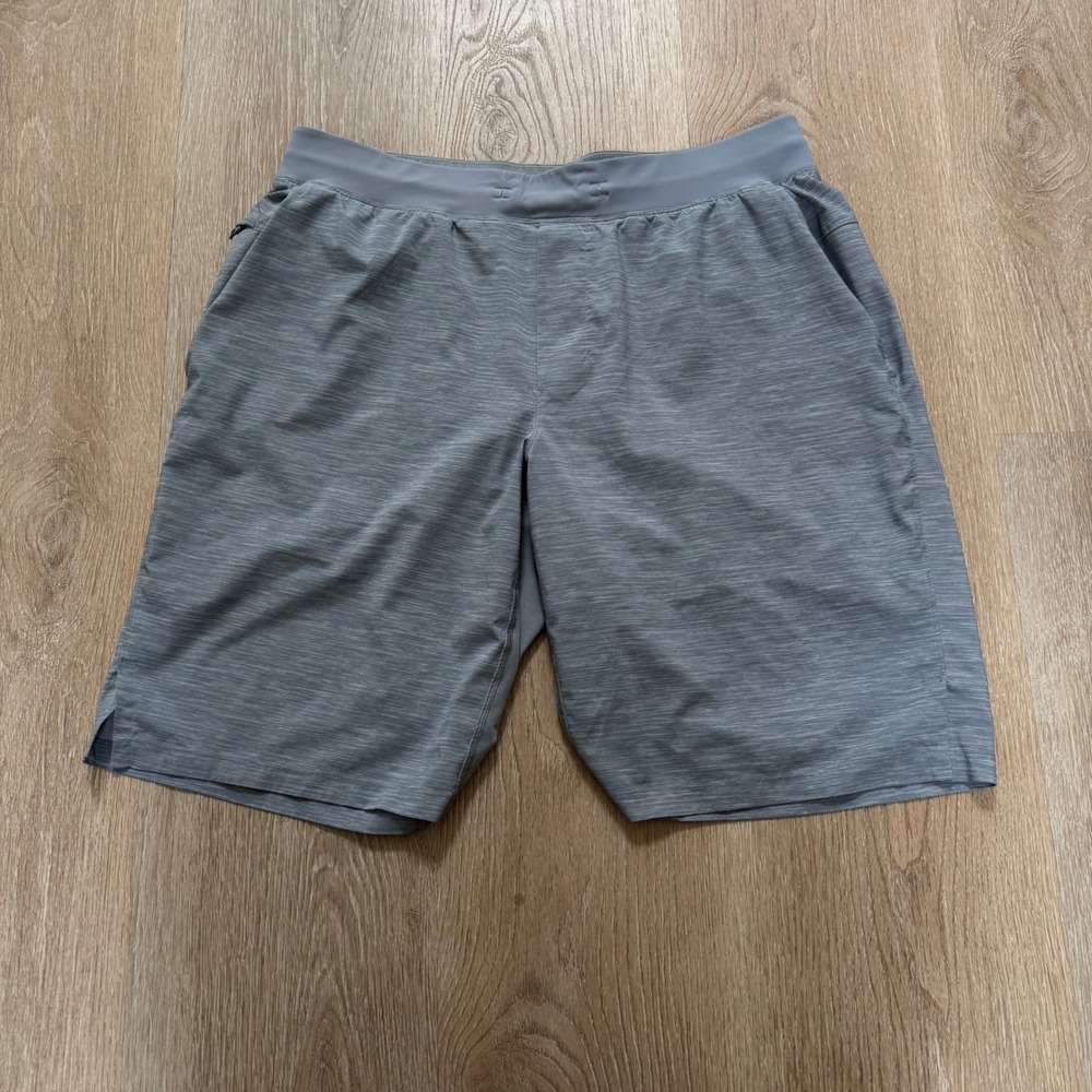 Lululemon License to Train Linerless Shorts Mens XL Grey Heathered 11" Inseam